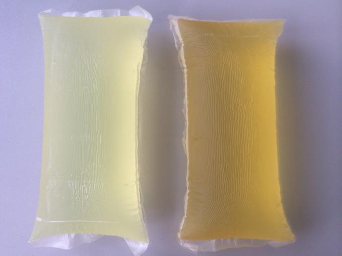 O amarelo obstrui o esparadrapo quente do derretimento para etiquetas de papel autoadesivas das etiquetas 0